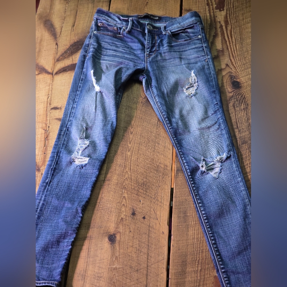 Express Jeans Women's Denim Legging Style Skinny Jegging Medium Wash Distressed